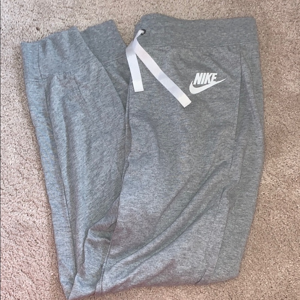 grey nike sweatpants
